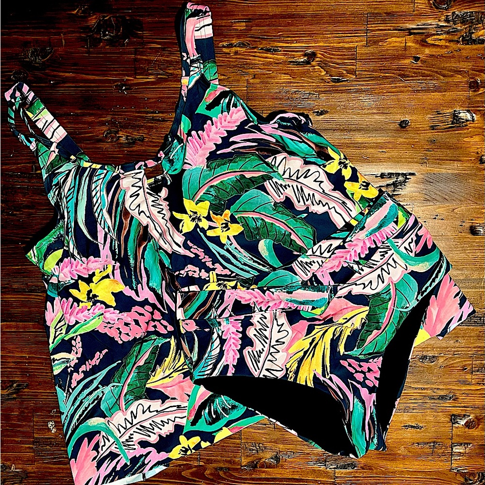 Birdsong Plus Size Waikiki Keyhole Underwire Tankini and Bikini Bottoms